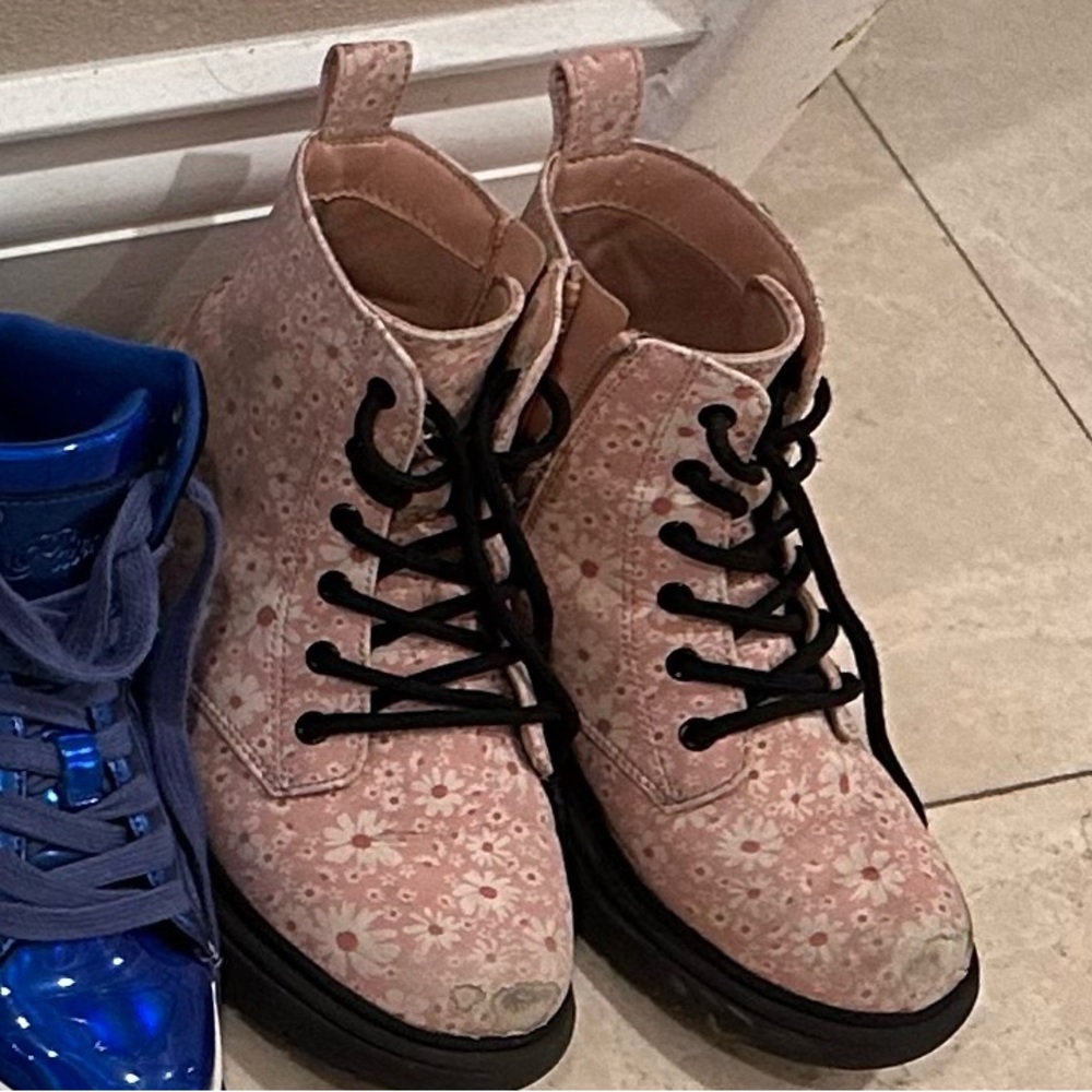 Art Class Super Loved Boots